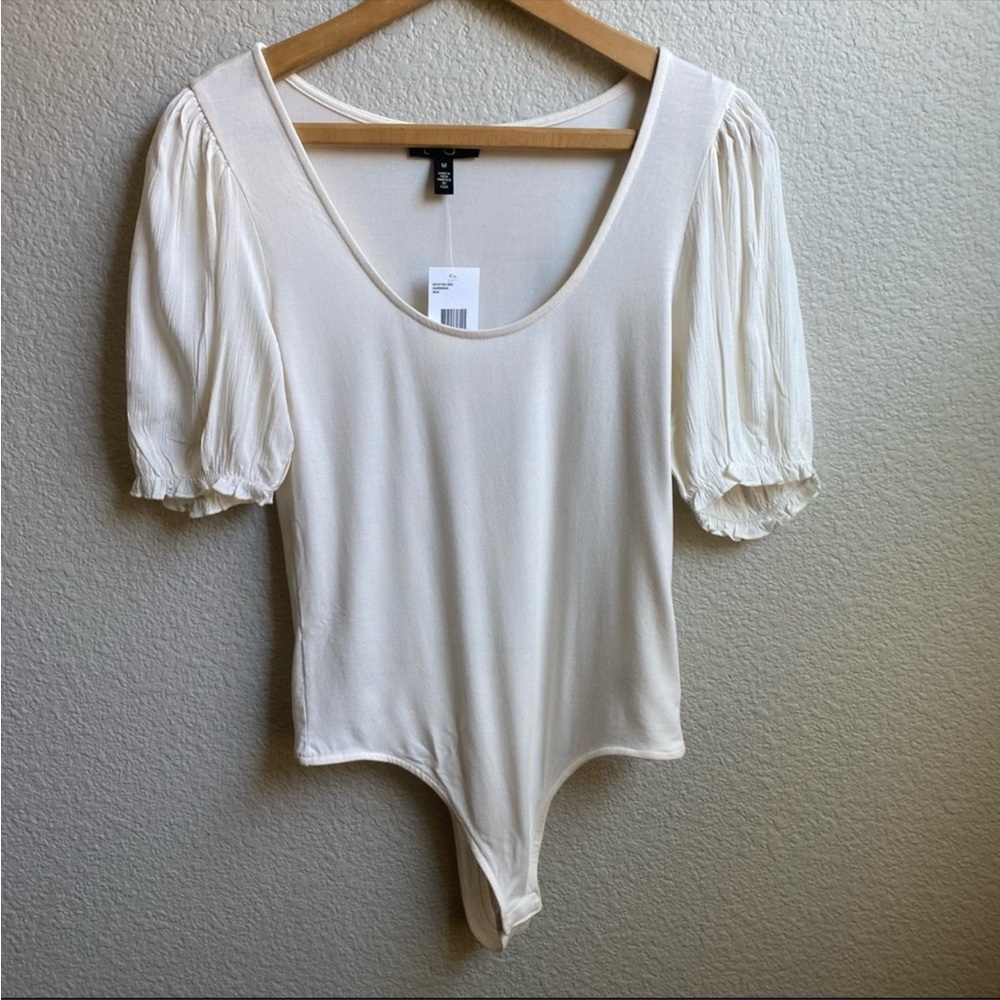 Jessica Simpson off white bodysuit top